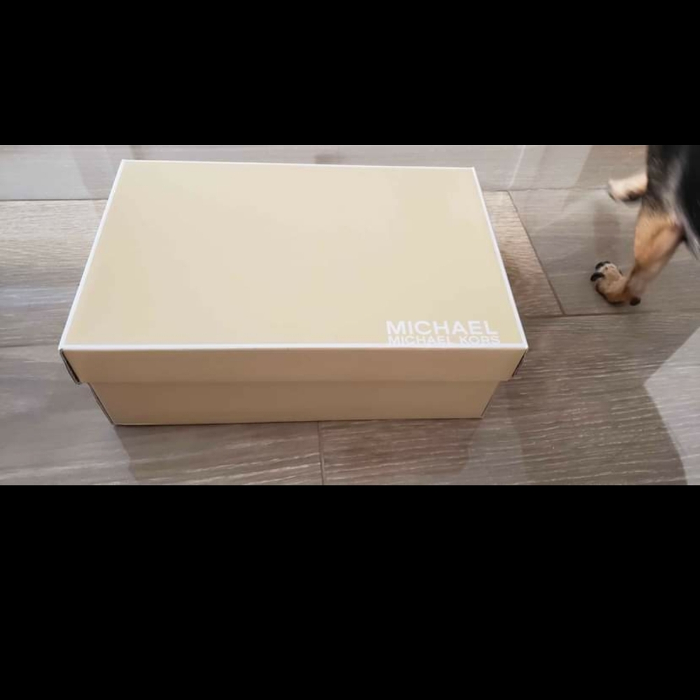 New in box Sneakers Michael kors